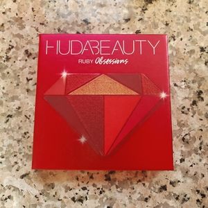 HUDA BEAUTY Obsession Eyeshadow